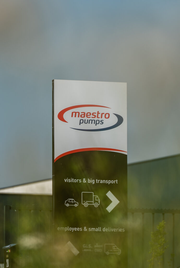 MaestroPumps LogoDesign Kruisem Lozer